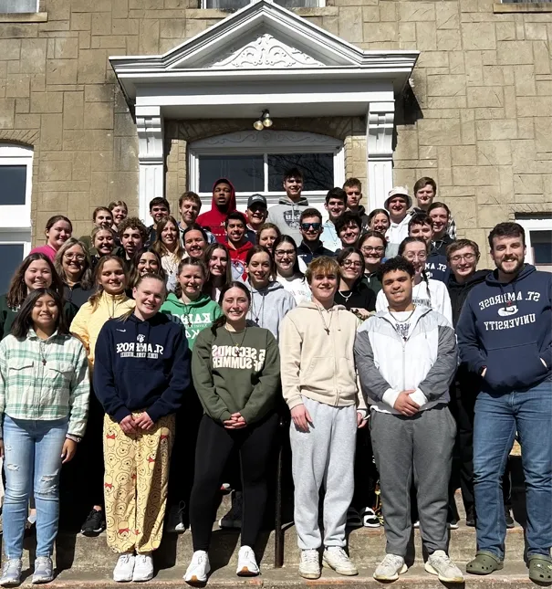 Students pose for a picture during SAU's Antioch retreat.